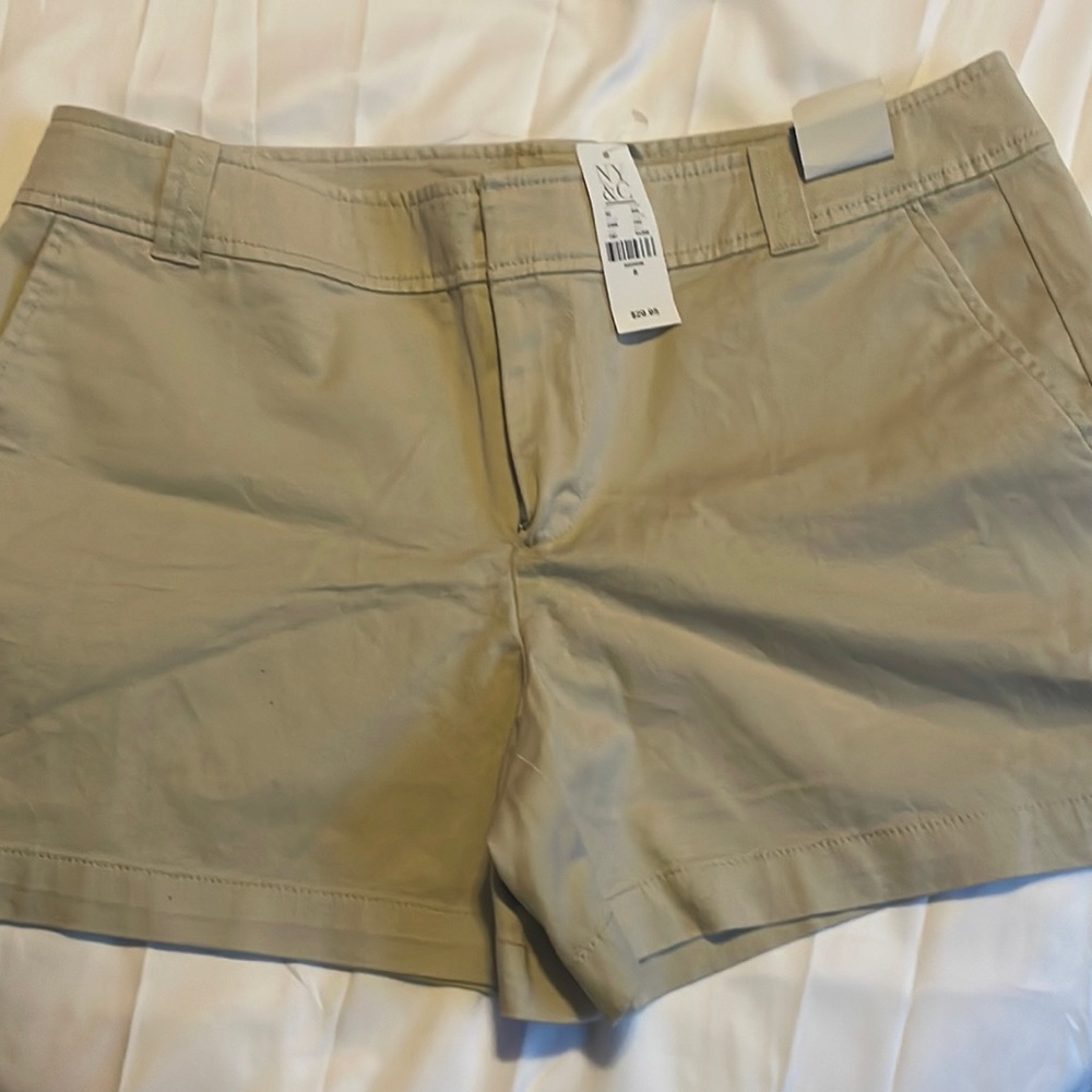 Brand:New York & Co. Hampton 4” shorts, Size:8, Color:Beige